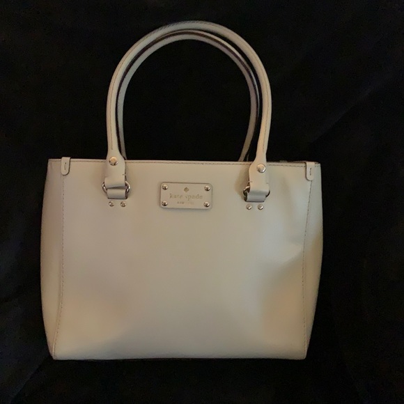 kate spade Handbags - Kate Spade cream Handbag tote